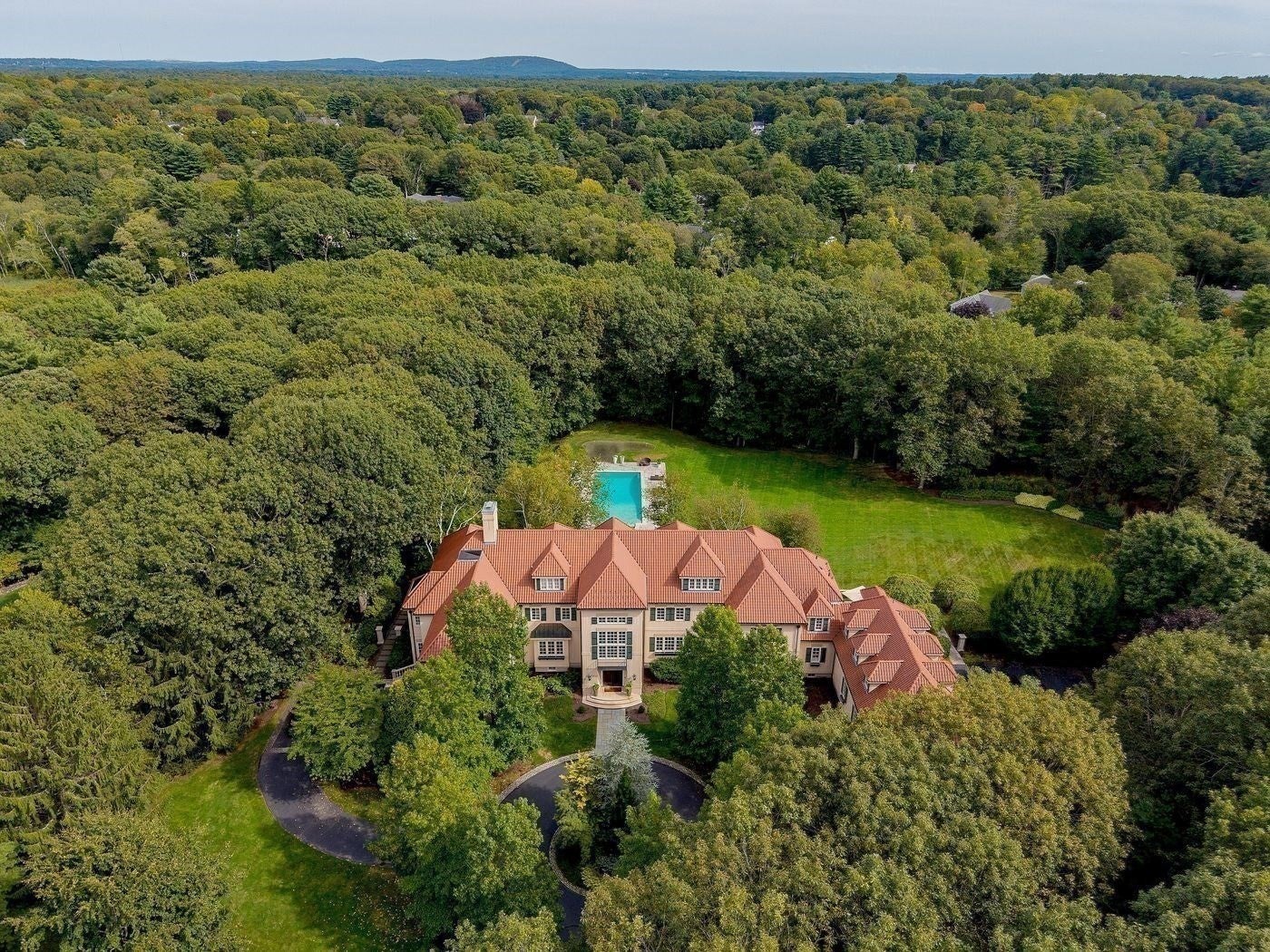 18 Longmeadow Drive