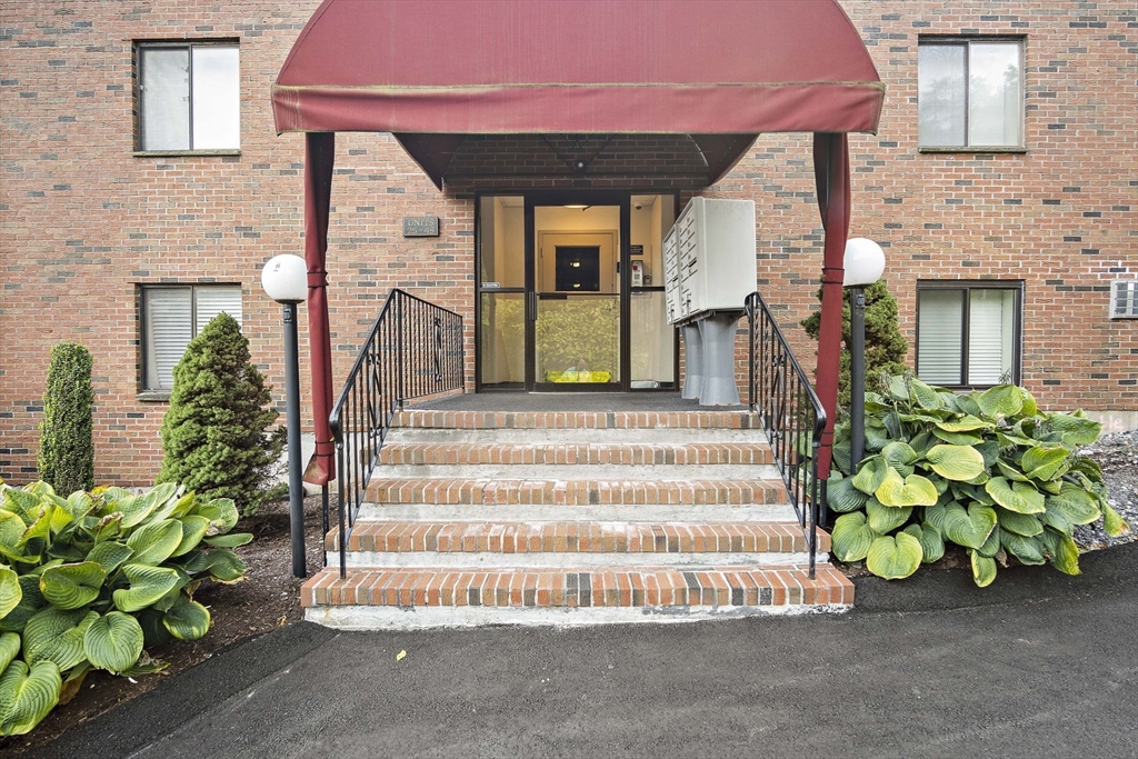 80 North Warren Street 36