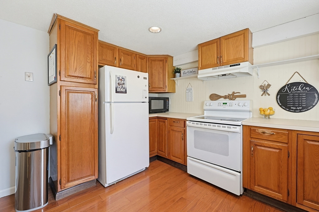 6 Hillside Road