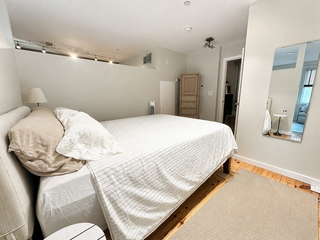 136 Arlington St #2, Boston, MA Photo #4