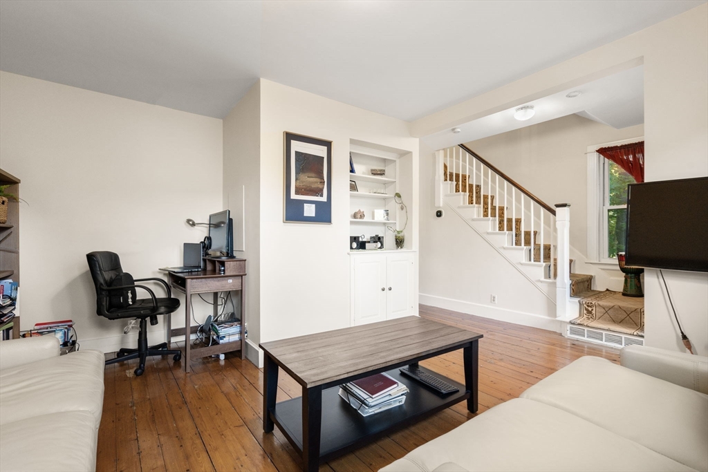 17 Lexington St 17