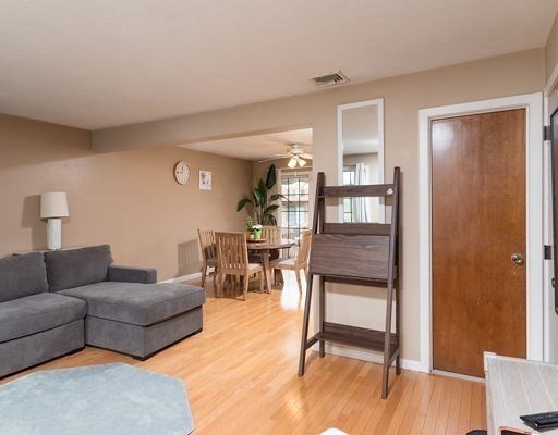 489 Turnpike Street 2-3
