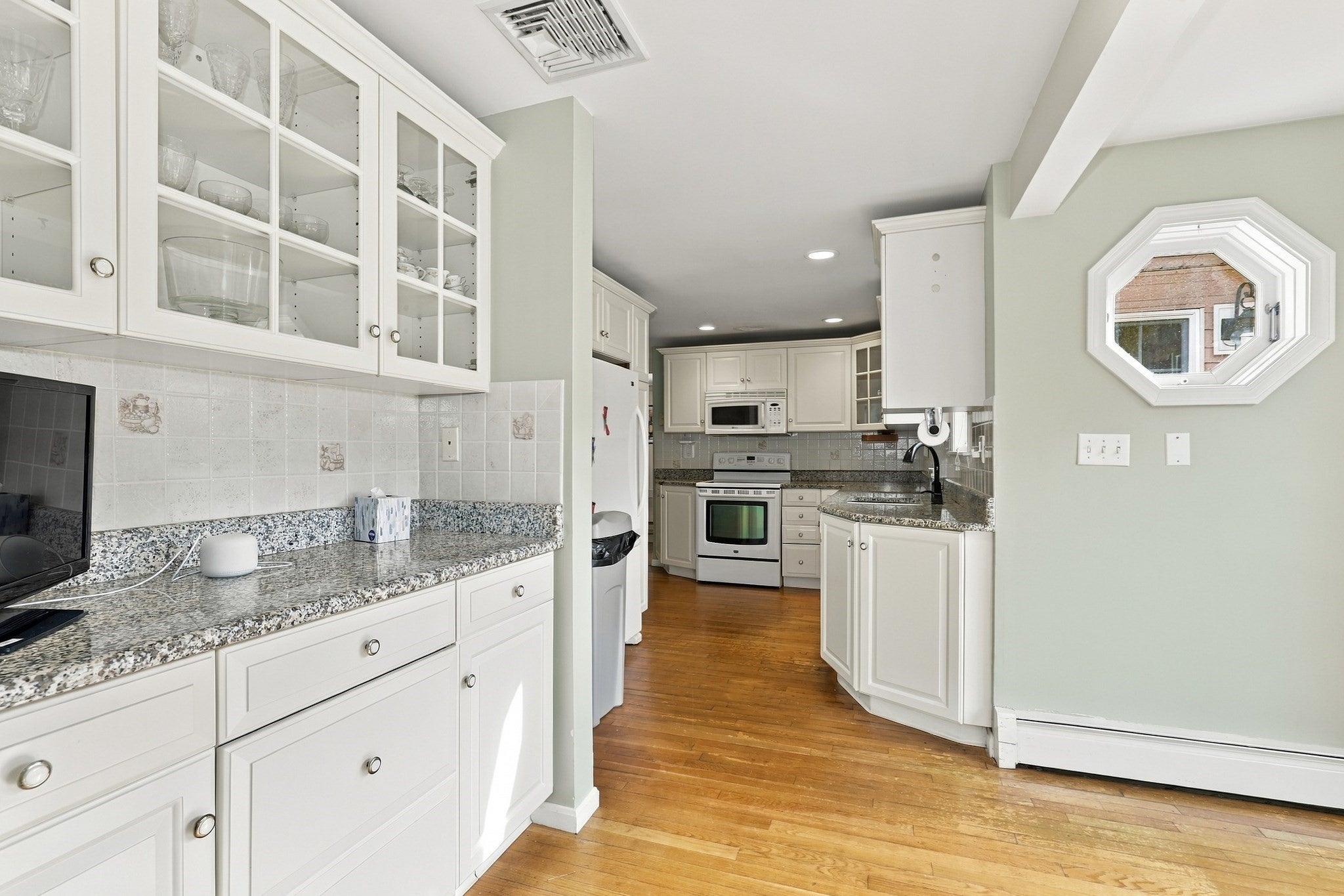 8 Walsh Ave, Stoneham, MA Photo #25