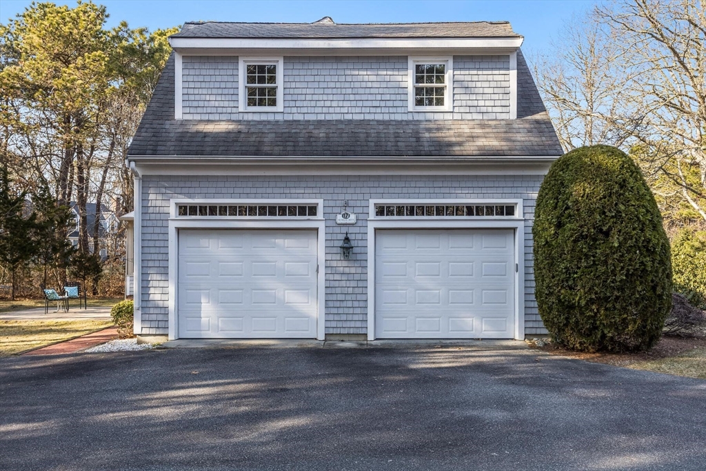 17 Nicholas Drive