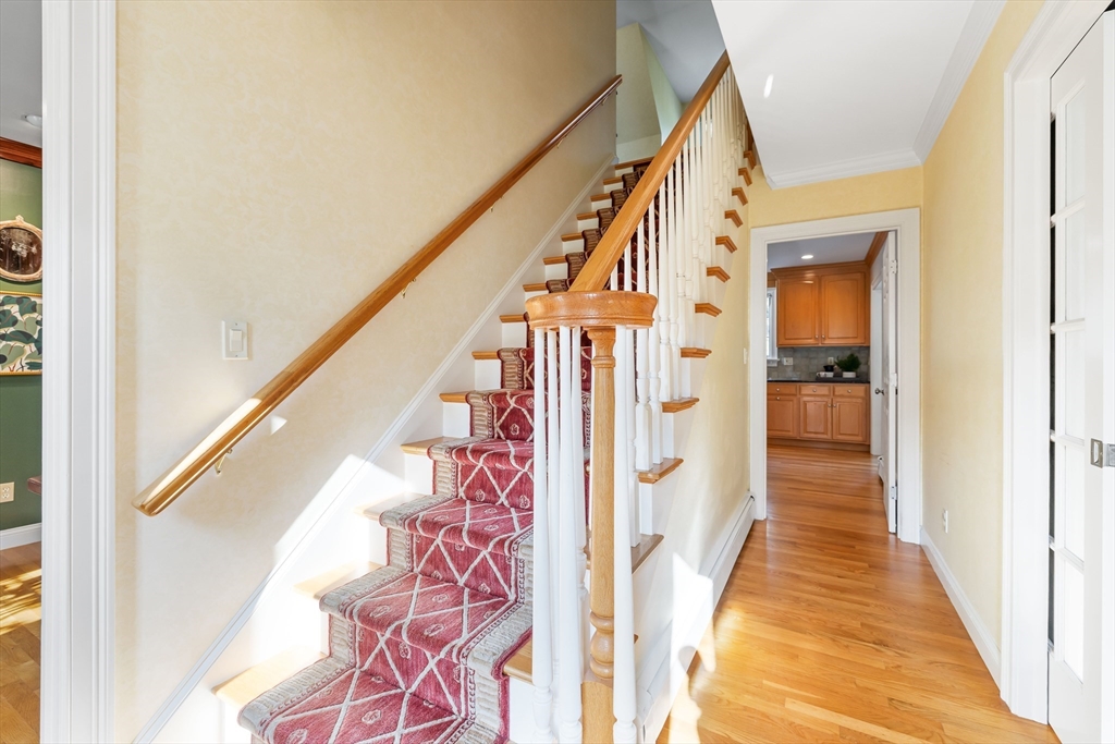 Needham, Massachusetts 02492, United States, 4 Bedrooms Bedrooms, ,4 BathroomsBathrooms,Residential,Contingent,152649