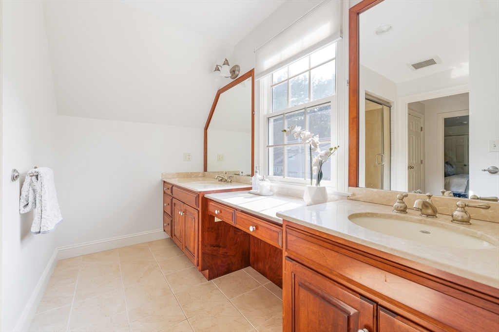 Needham, Massachusetts 02492, United States, 4 Bedrooms Bedrooms, ,4 BathroomsBathrooms,Residential,Contingent,152649