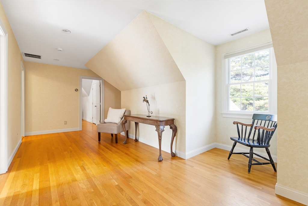 Needham, Massachusetts 02492, United States, 4 Bedrooms Bedrooms, ,4 BathroomsBathrooms,Residential,Contingent,152649