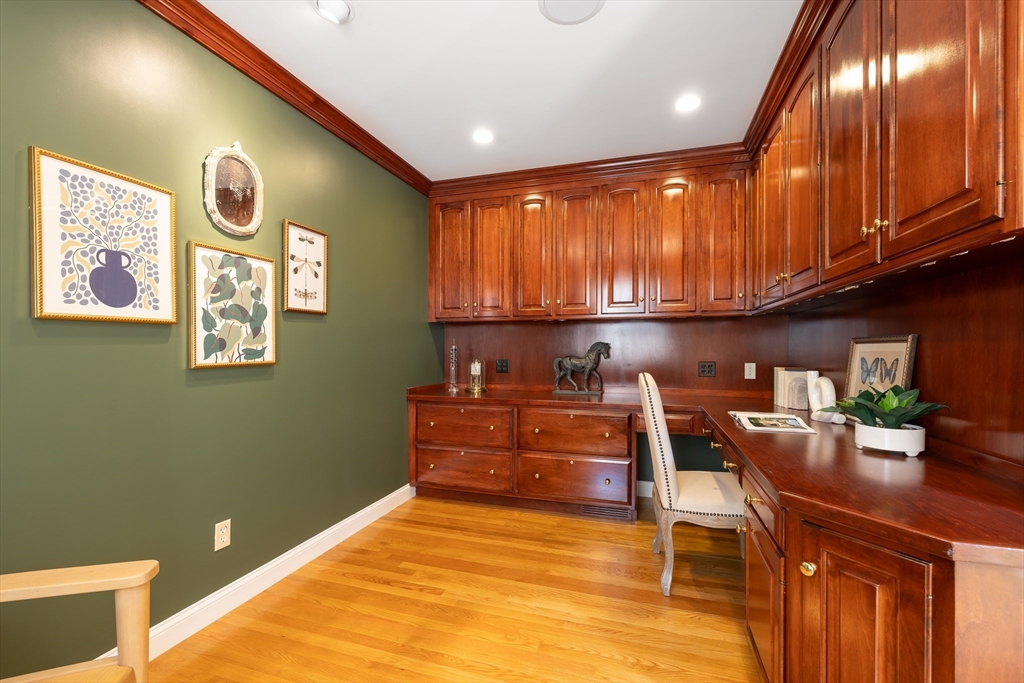 Needham, Massachusetts 02492, United States, 4 Bedrooms Bedrooms, ,4 BathroomsBathrooms,Residential,Contingent,152649