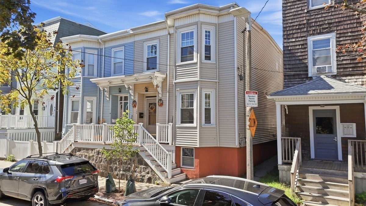 Photo of 100 Buttonwood St, Boston, MA