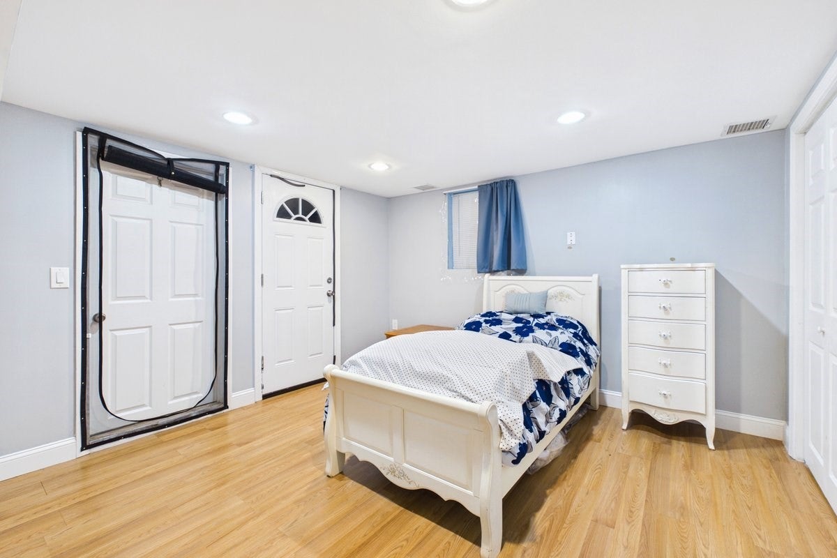 100 Buttonwood St, Boston, MA Photo #23