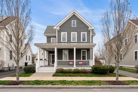 Photo of 98 Snowbird Ave, Weymouth, MA 02190 (MLS # 73505009)