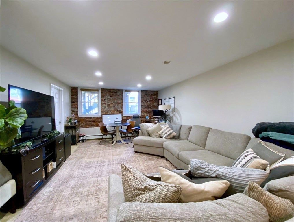 512 East 3rd St #1, Boston, MA Photo #9