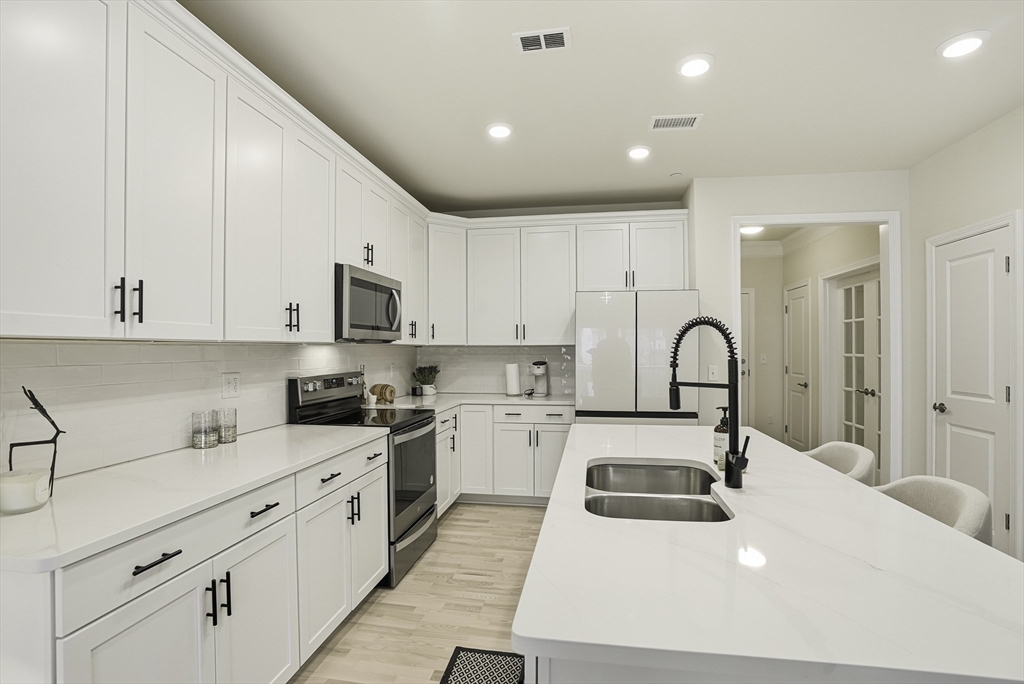 2 Winslow Ln 2302