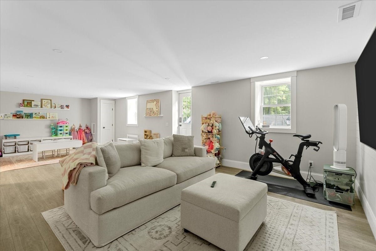 9 Pioneer Rd, Hingham, MA, 9 Pioneer Rd, Hingham, MA Photo #21