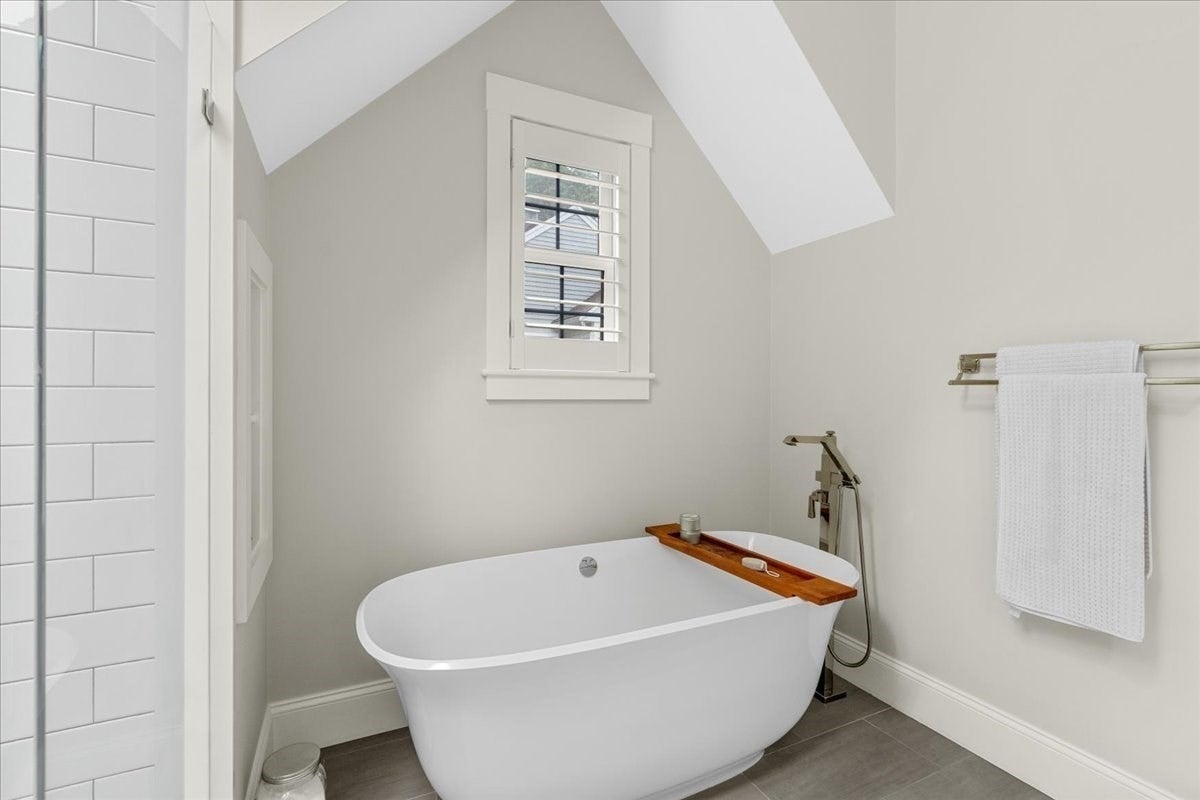 9 Pioneer Rd, Hingham, MA, 9 Pioneer Rd, Hingham, MA Photo #17