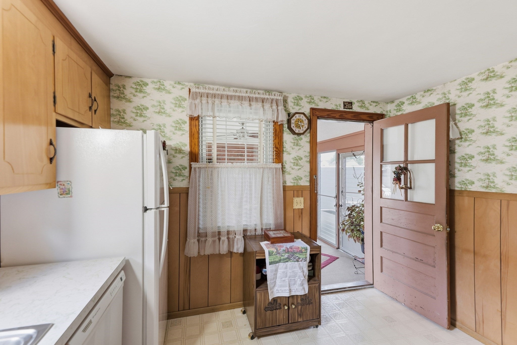 144 Beauregard Terrace, Chicopee, MA, 144 Beauregard Terrace, Chicopee, MA Photo #12