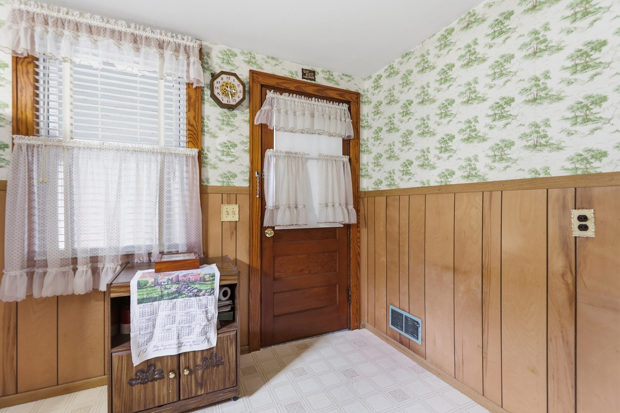 144 Beauregard Terrace, Chicopee, MA, 144 Beauregard Terrace, Chicopee, MA Photo #8