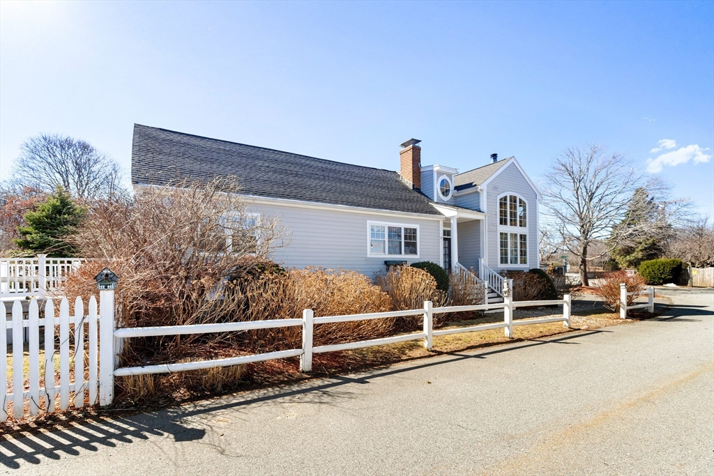 4 Winter Island Rd