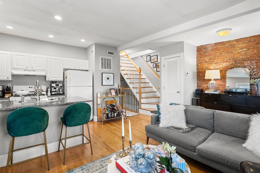 7 Brewster Street 3
