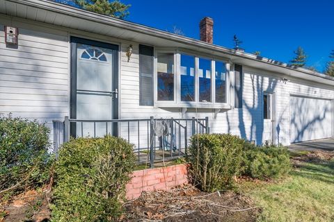 Photo of 27 Lunt Dr, Greenfield, MA 01301 (MLS # 73459209)