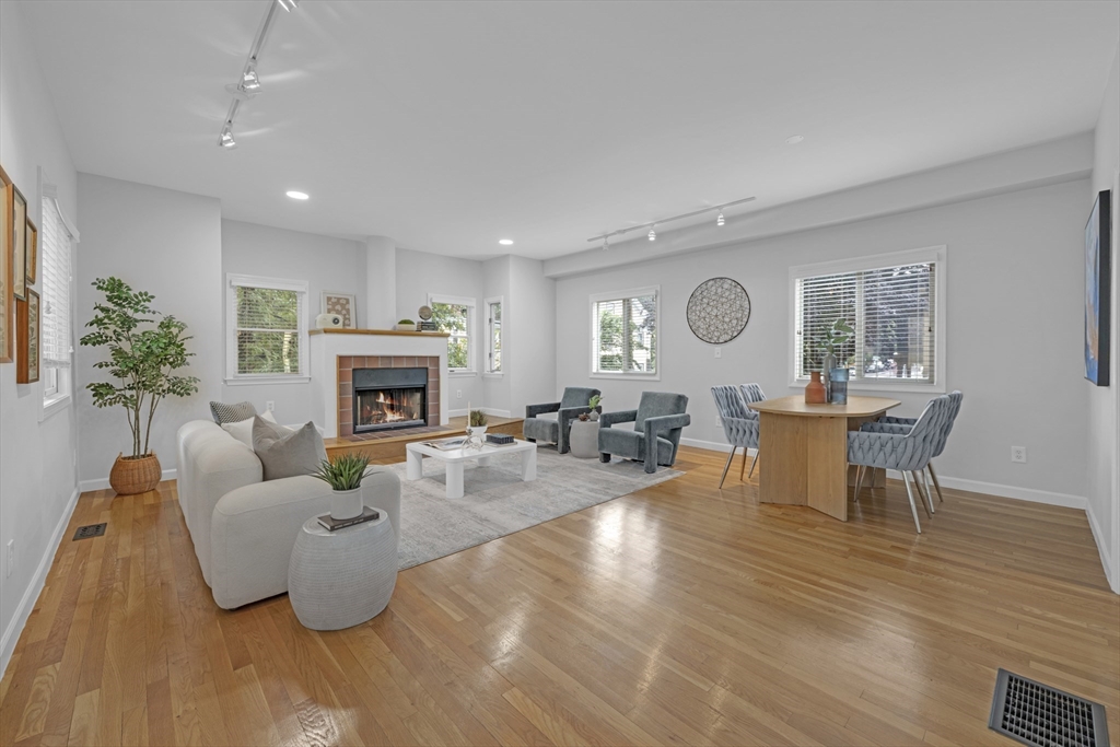27 Kinnaird St 6