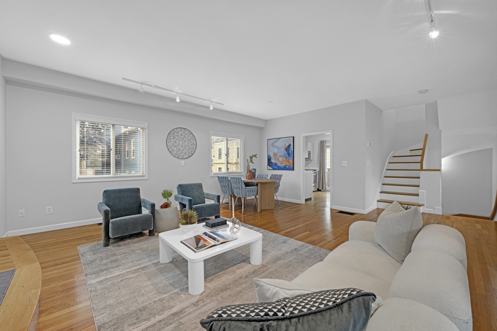 27 Kinnaird St 6