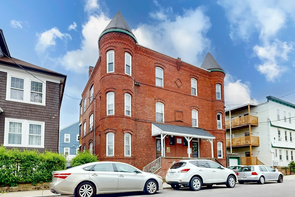 76 Belden St