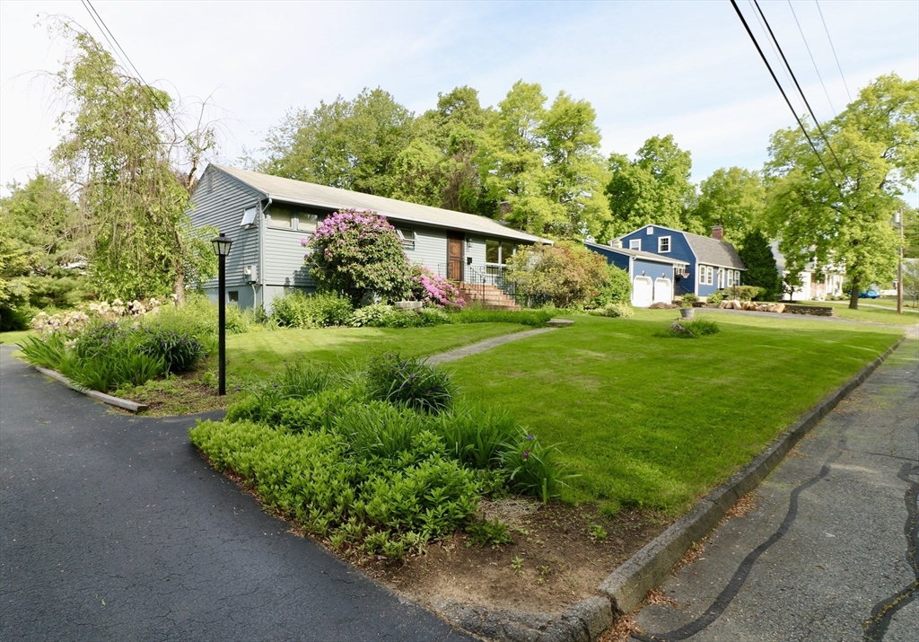 3 Birch Ln