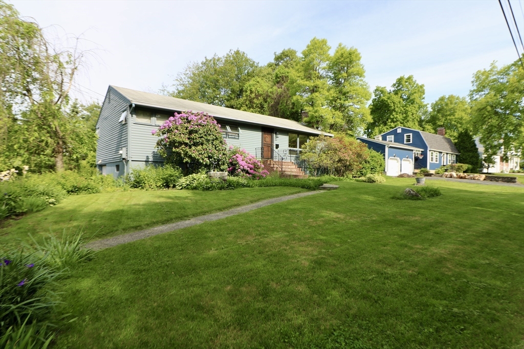 3 Birch Ln