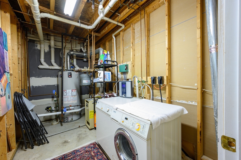 Hingham, Massachusetts 02043, United States, 2 Bedrooms Bedrooms, ,3 BathroomsBathrooms,Residential,Active,229333