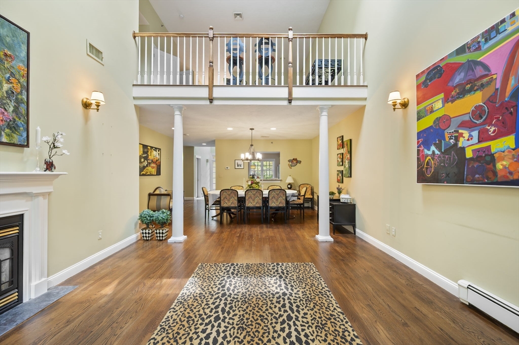 Hingham, Massachusetts 02043, United States, 2 Bedrooms Bedrooms, ,3 BathroomsBathrooms,Residential,Active,229333