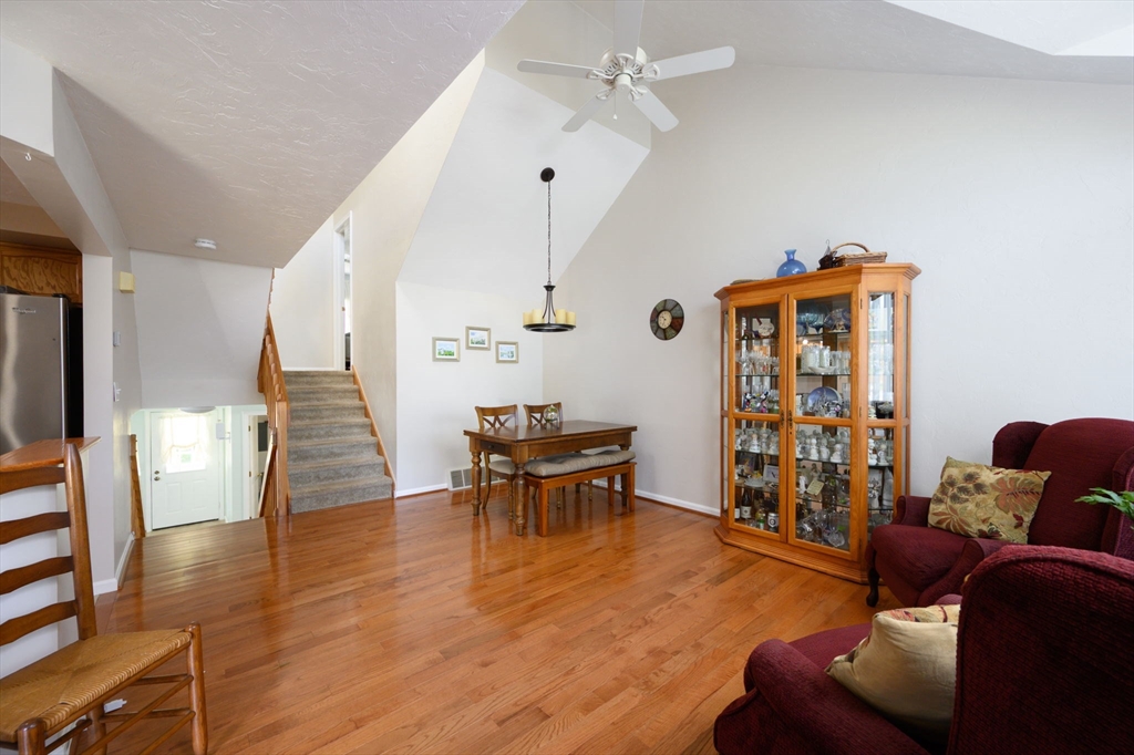 340 Centre Ave 54