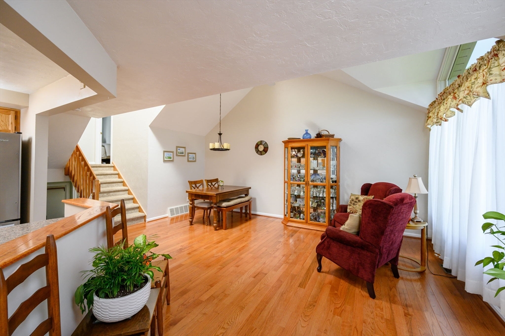 340 Centre Ave 54