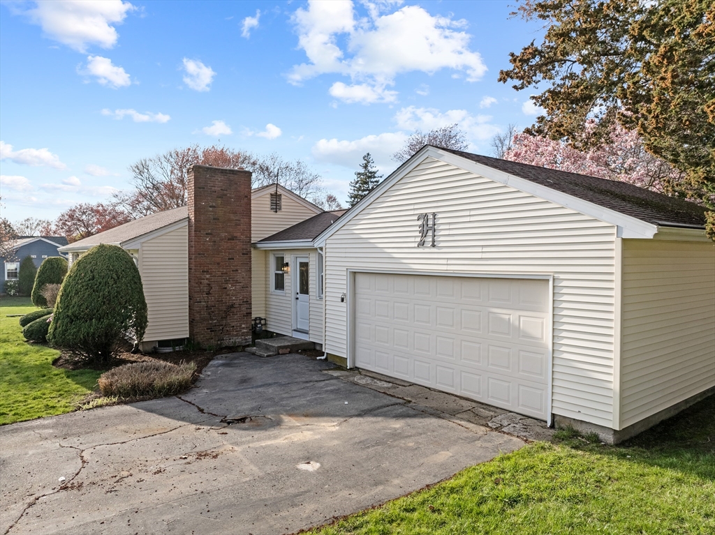 42 Tee Jay Dr