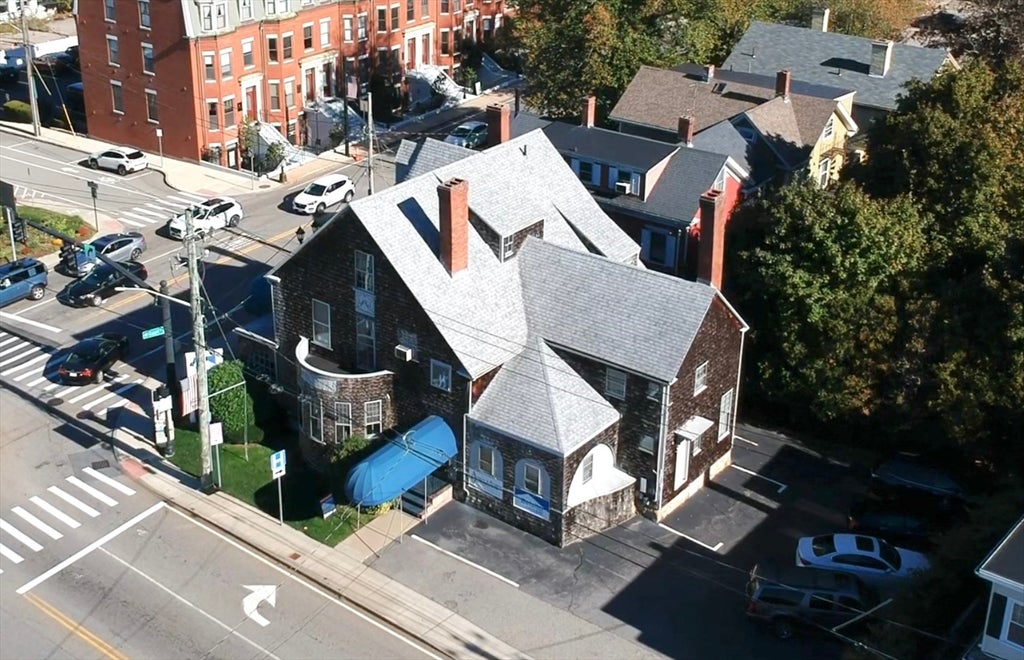 100 Court St