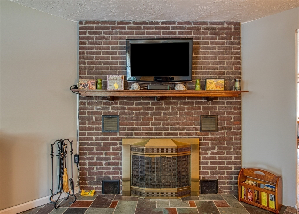 169 Norton Ave 4