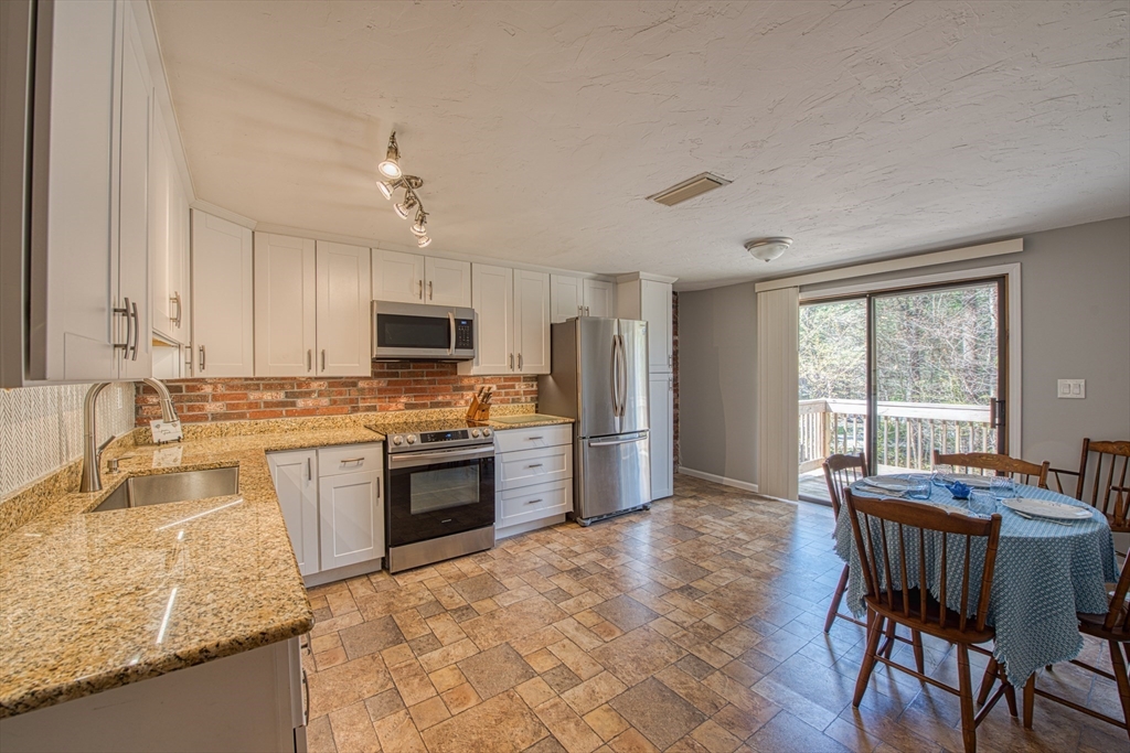 169 Norton Ave 4