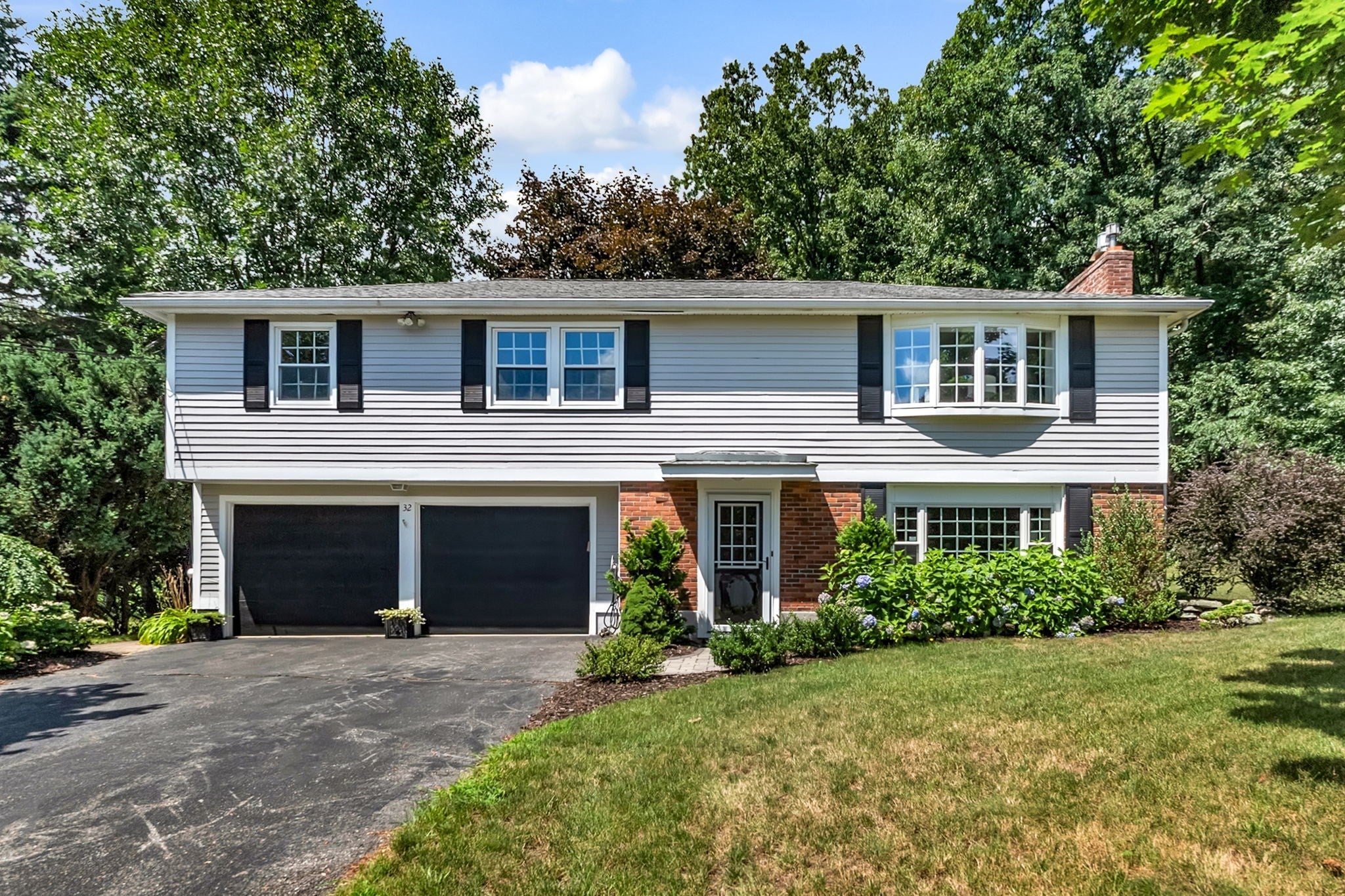 Photo of 32 Briarwood Rd, Framingham, MA