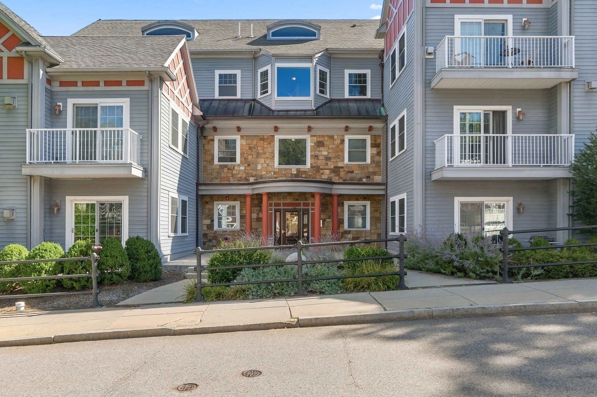 224 Florence St #10, Boston, MA Photo #39