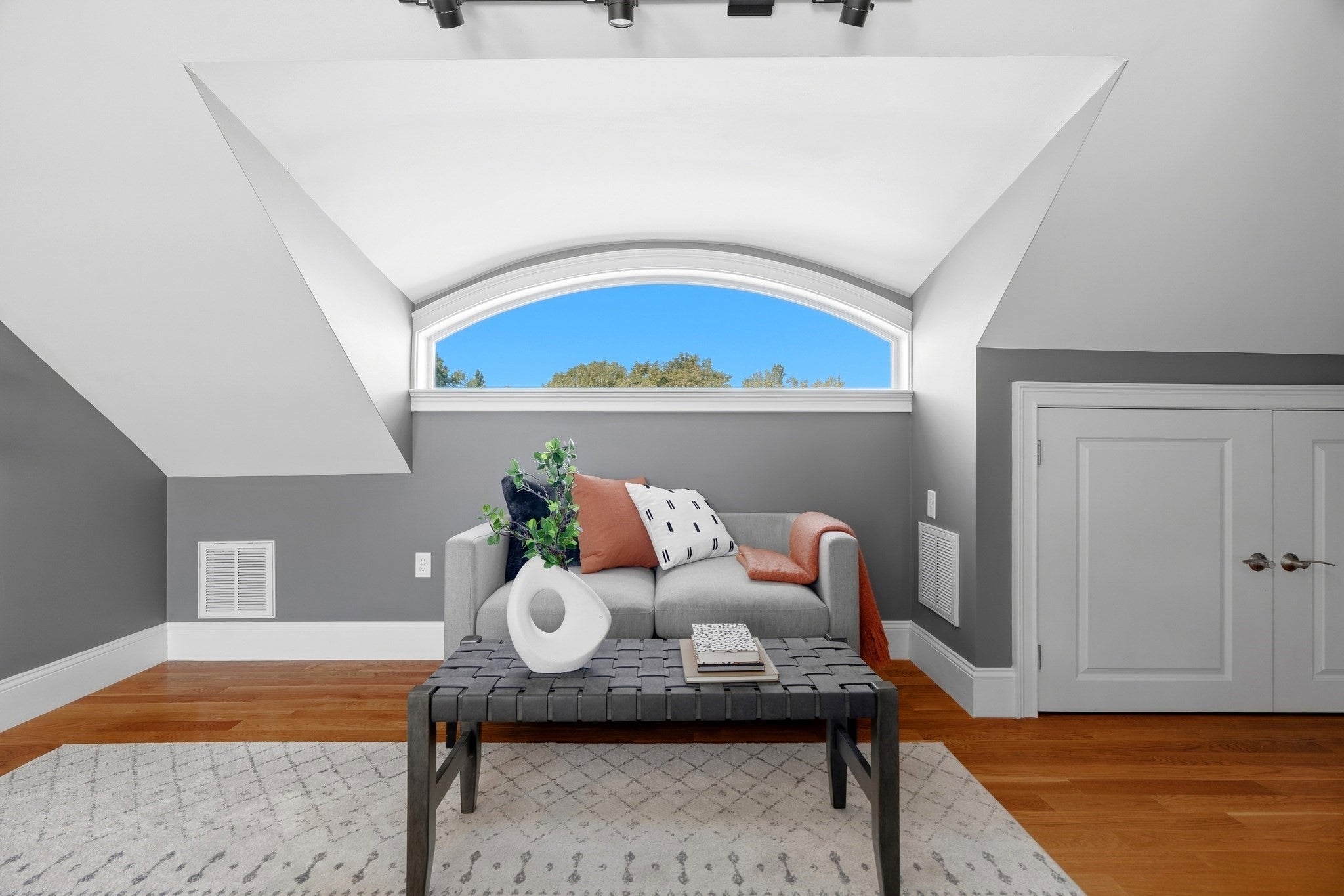 224 Florence St #10, Boston, MA Photo #21