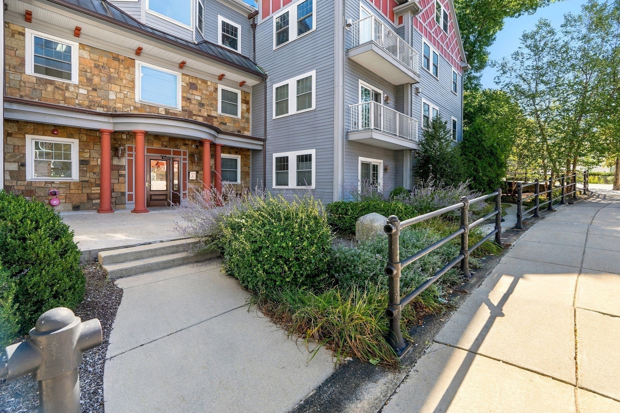 224 Florence St #10, Boston, MA Photo #36