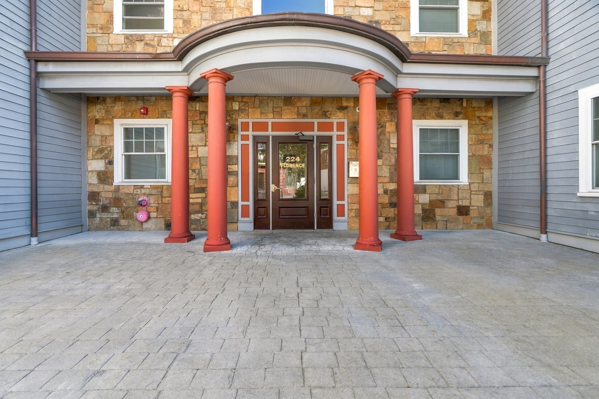 224 Florence St #10, Boston, MA Photo #35