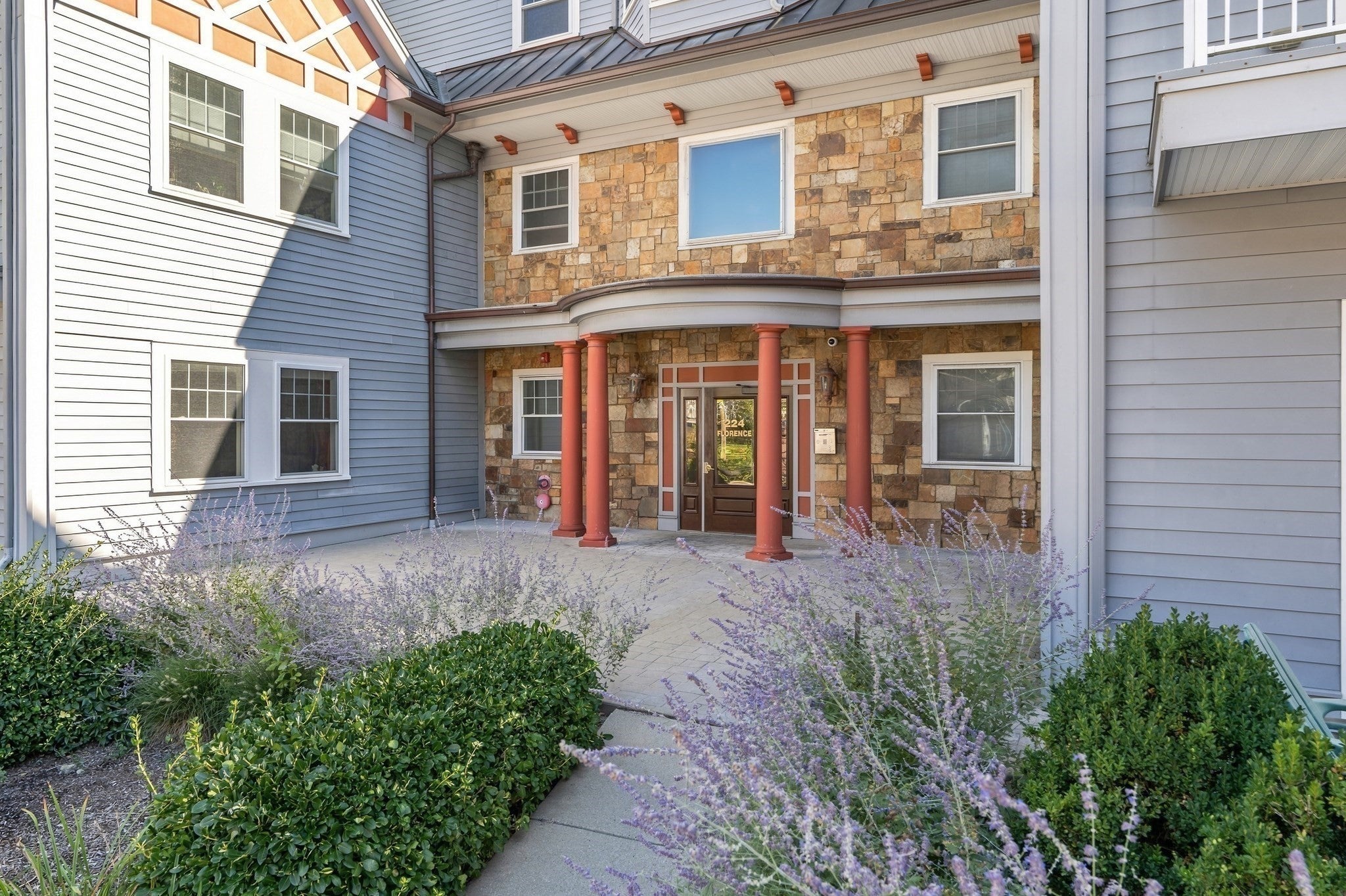 224 Florence St #10, Boston, MA Photo #38