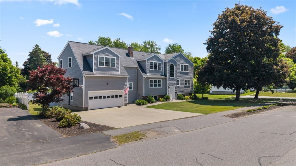 7 Eaton Dr