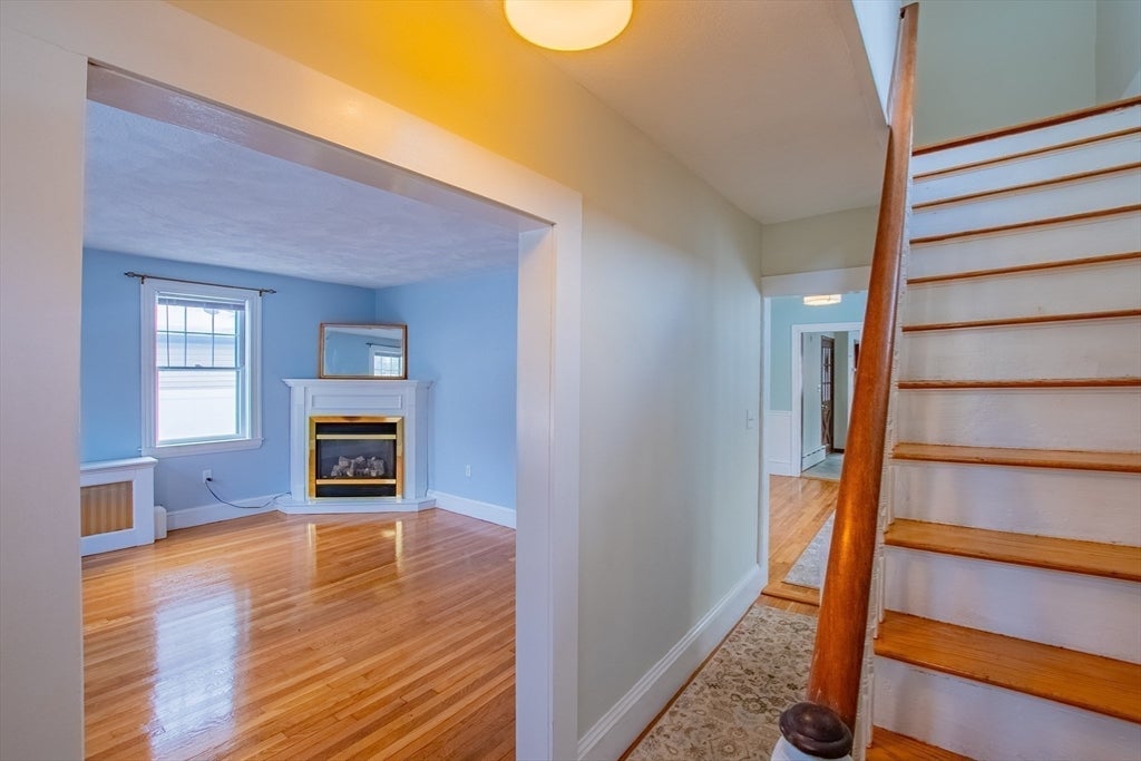 49 Greenhood St