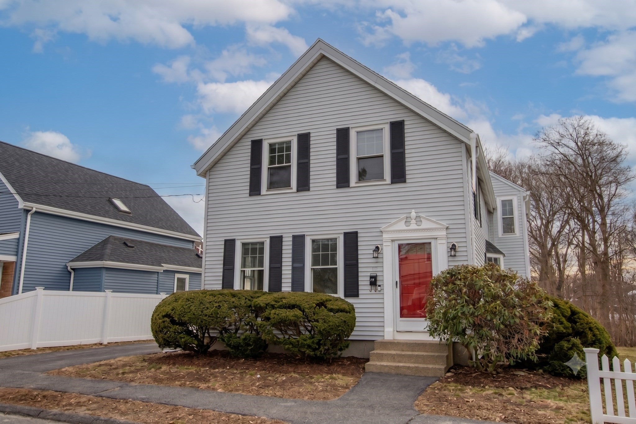 49 Greenhood St