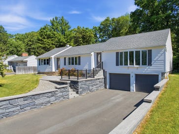 9 Pine Dr Wilbraham MA 01095