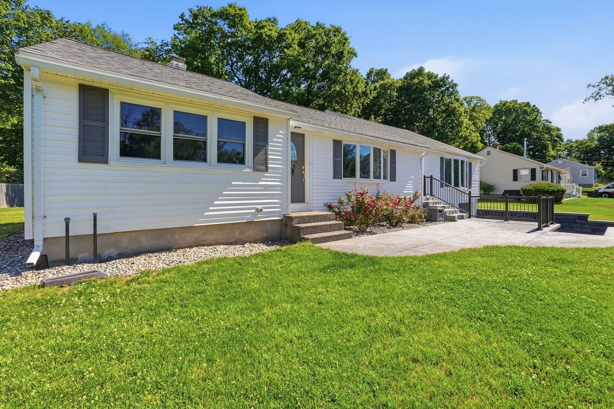 9 Pine Dr