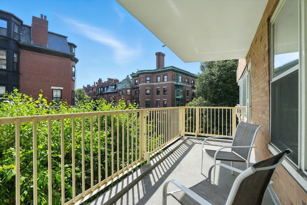 145 Pinckney St 403