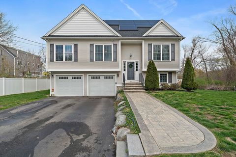 94 Brownell St Attleboro MA 02703